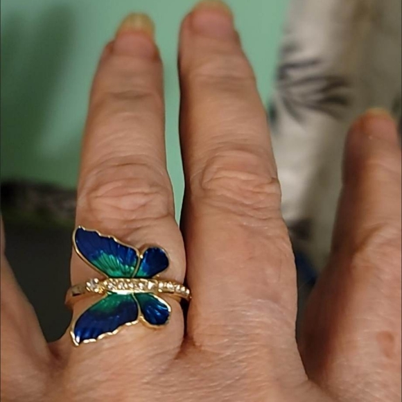 Butterfly Ring 🦋 - Picture 4 of 4